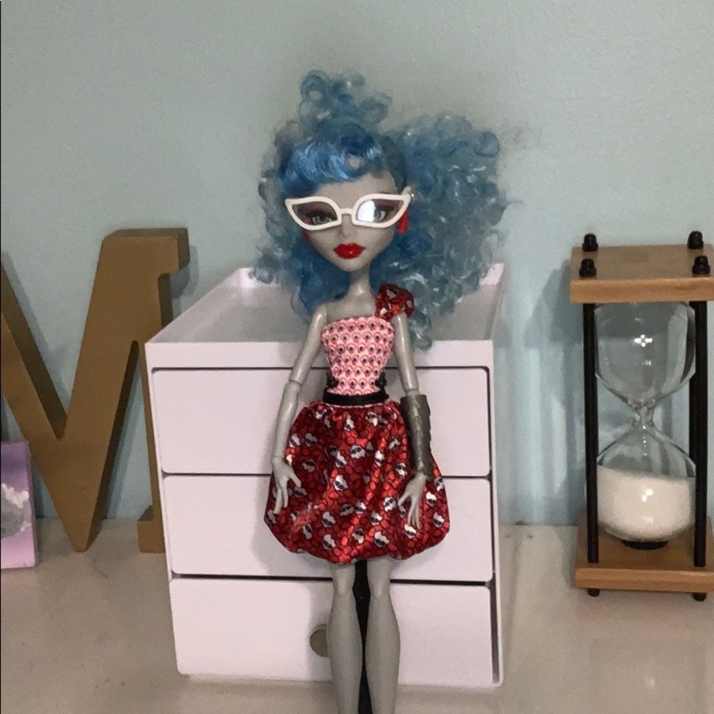Monster High Doll: Ghoulia Yelps